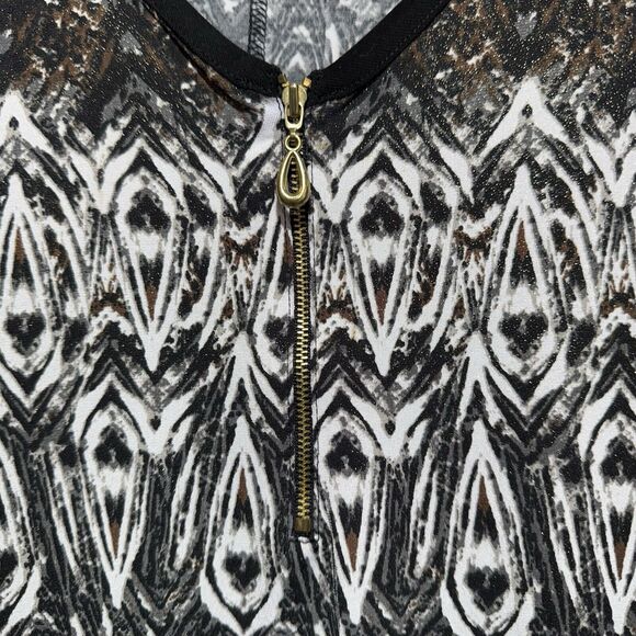 Cato Woman Tunic Black & White Abstract Print Blouse Size 22/24W Zipper Neck - Picture 9 of 10